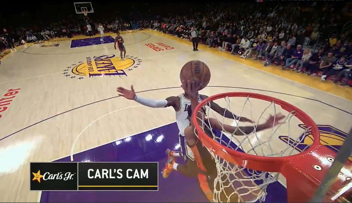 LeBron James lâche un gros block et se prend pour Dikembe Mutombo