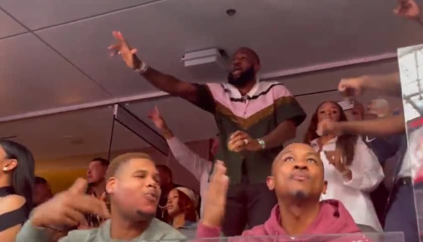 LeBron s’est détendu au Superbowl pour oublier ses galères avec les Lakers