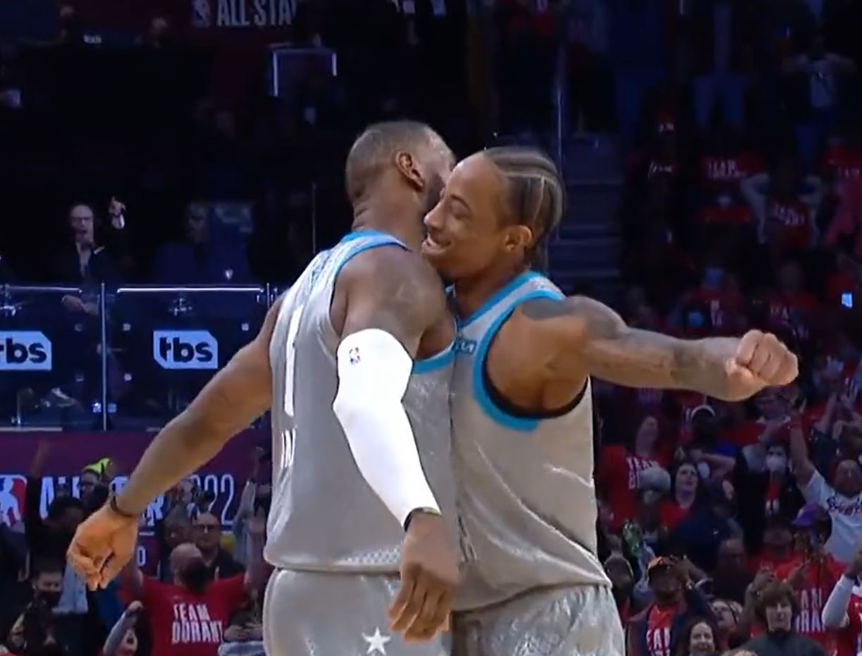 LeBron James qui plante la panier pour la gagne à Cleveland, quel symbole !