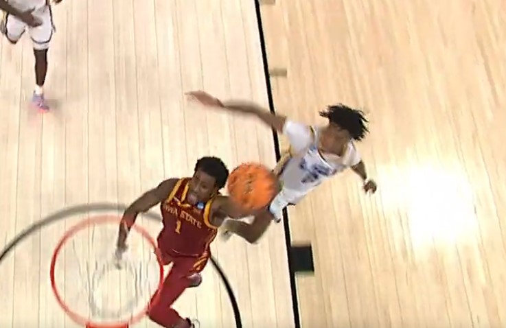 Eric Gaines sort un contre venu d’ailleurs à la Ja Morant