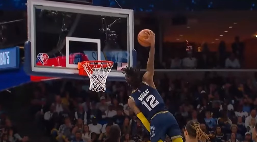 Ce dunk de Ja Morant dans le game 5 est une vraie dinguerie