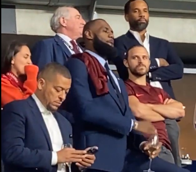 LeBron James était au Stade de France et a vu « son » équipe perdre