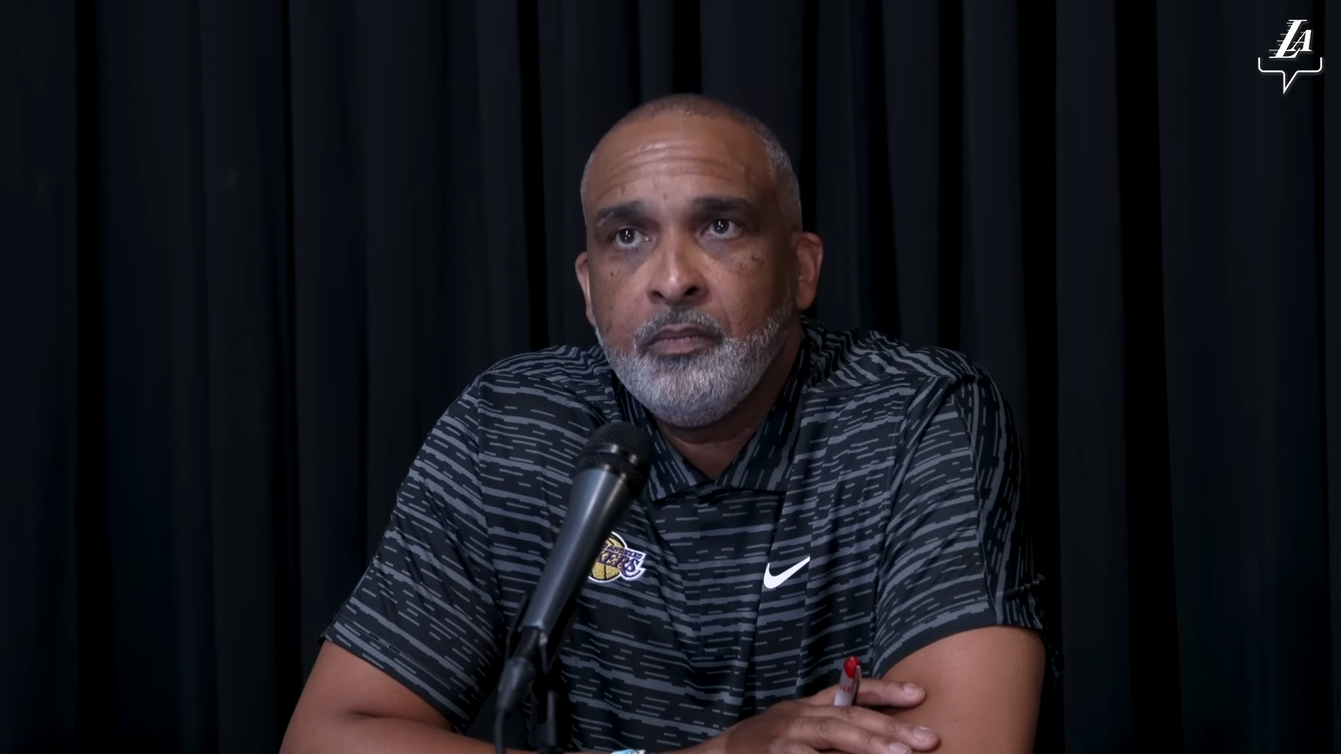 Les Lakers prolongent Phil Handy, assistant proche de LeBron James