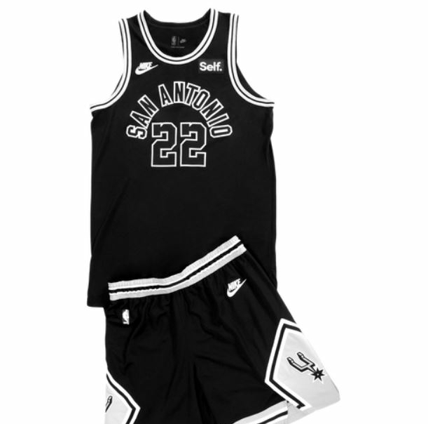 Les Spurs sortent un nouveau maillot rétro MAGNIFIQUE