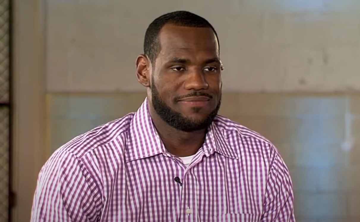 12 ans après, LeBron boycotte encore des journalistes à cause de The Decision