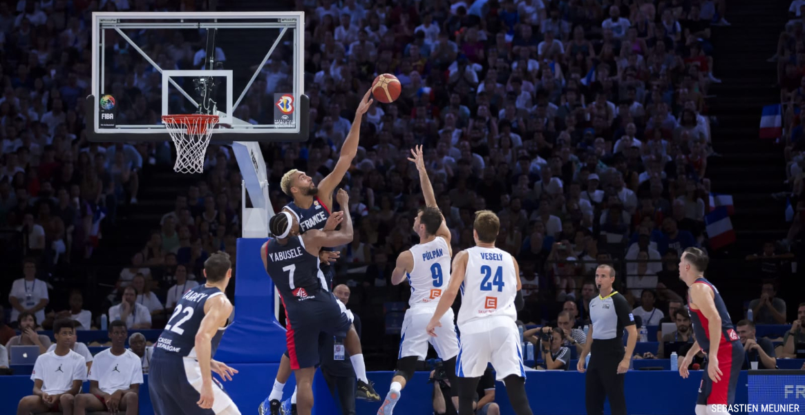 Les Bleus ont tremblé une mi-temps avant d’assommer les Tchèques
