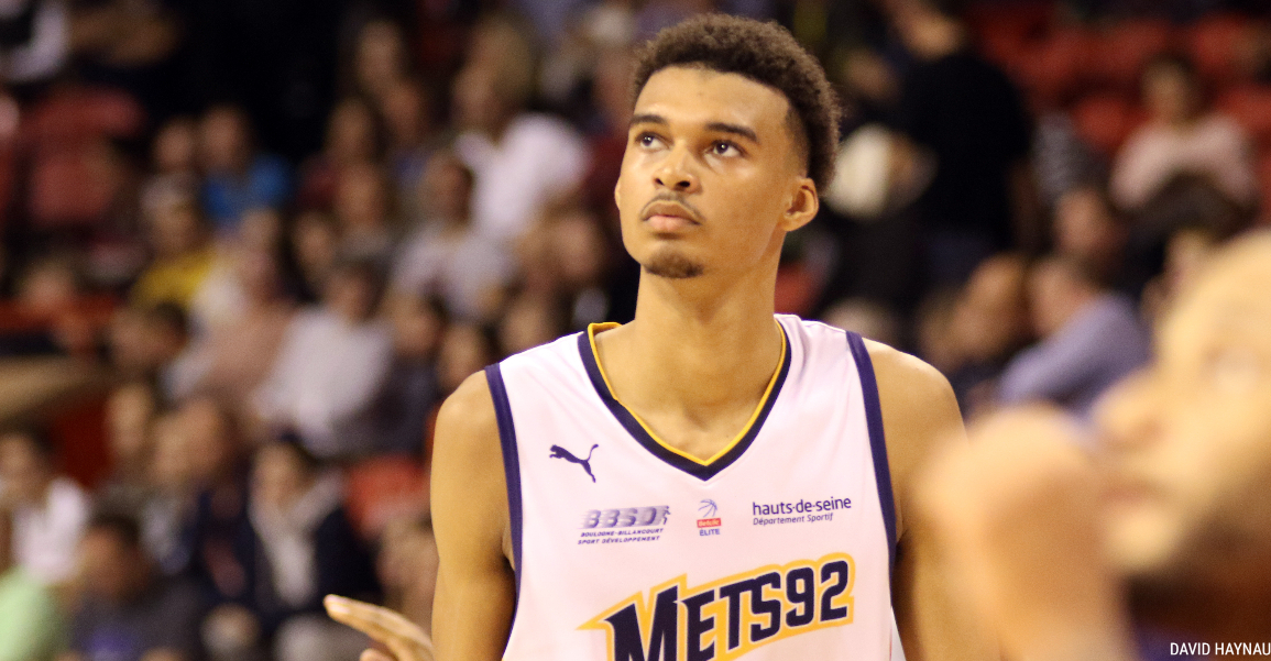 DeMarcus Cousins scotché par le phénomène Victor Wembanyama
