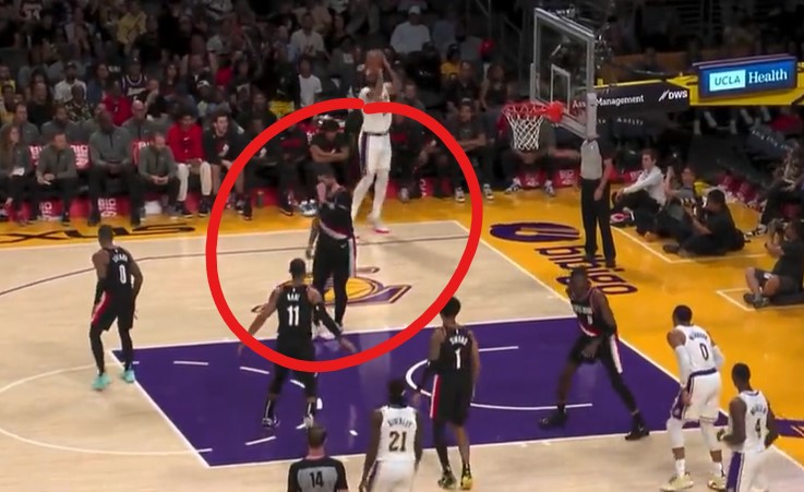 Les Lakers humiliés : Nurkic voit Davis à 3 pts et… se barre