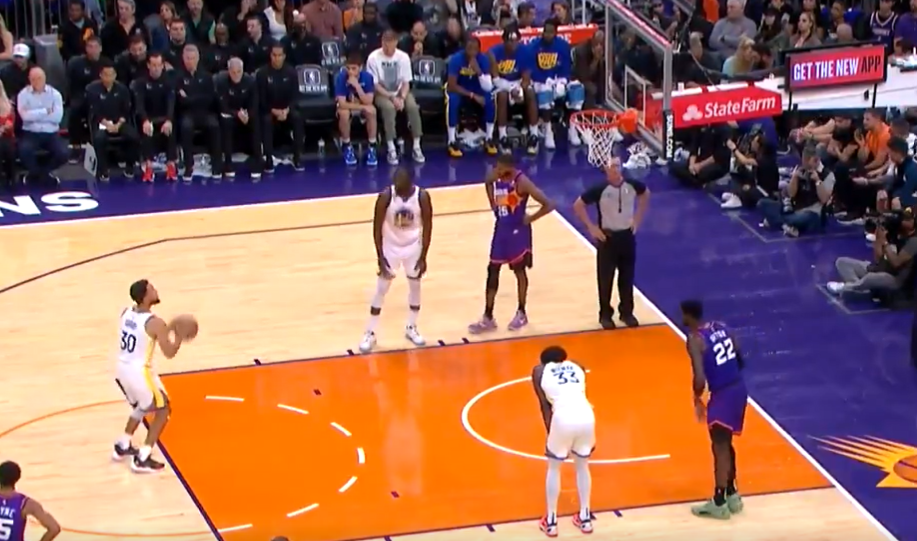 Stephen Curry rate son premier lancer de la saison… à cause de Kevin Harlan ?