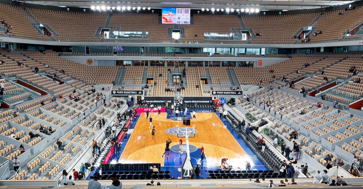 À Roland-Garros, atmosphère inédite pour le Paris Basketball et Monaco