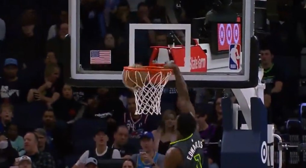 Quand Rudy Gobert n’est pas là, Anthony Edwards dunke…