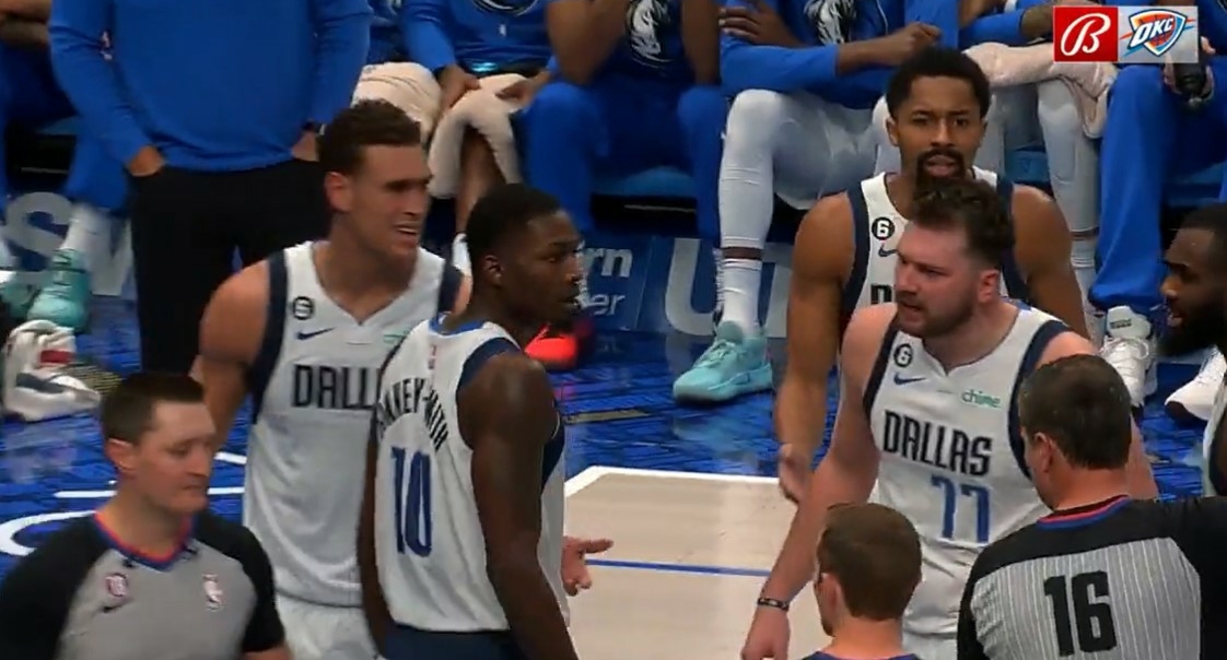 Luka Doncic gueule sur son coéquipier… et prend une technique