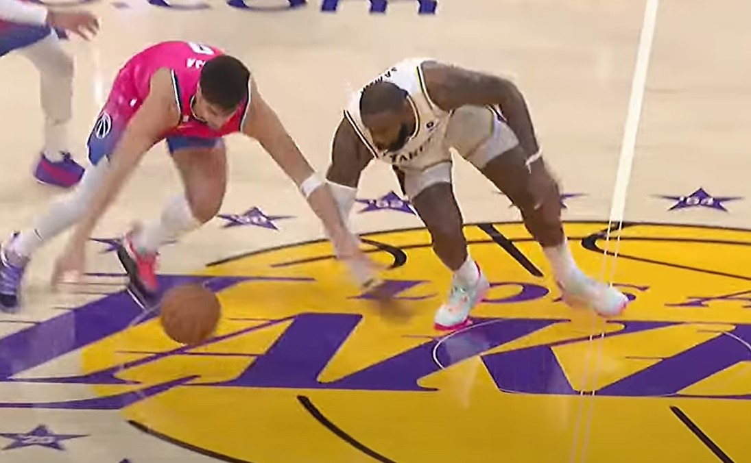 LeBron et les Lakers chanceux sur le game winner, mais c’est un signe positif