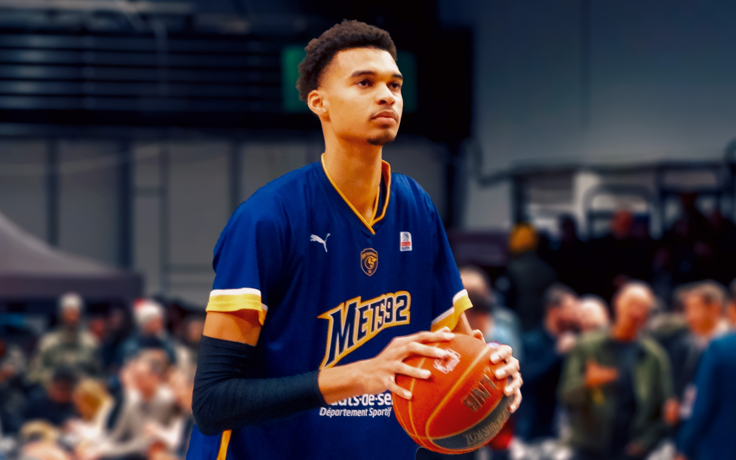 Victor Wembanyama désigne son cinq « pour sauver la planète »