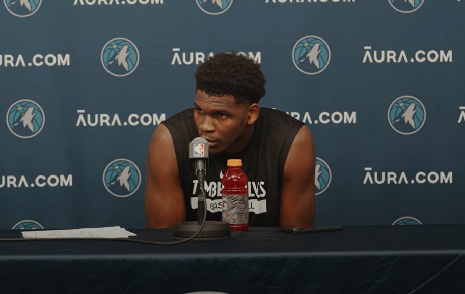 Anthony Edwards coaché à la dure comme Tim Duncan ?