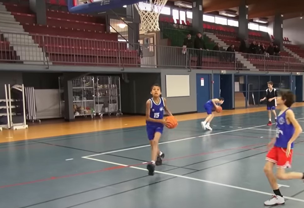 Victor Wembanyama en U11 à 9 ans, ça donnait ça