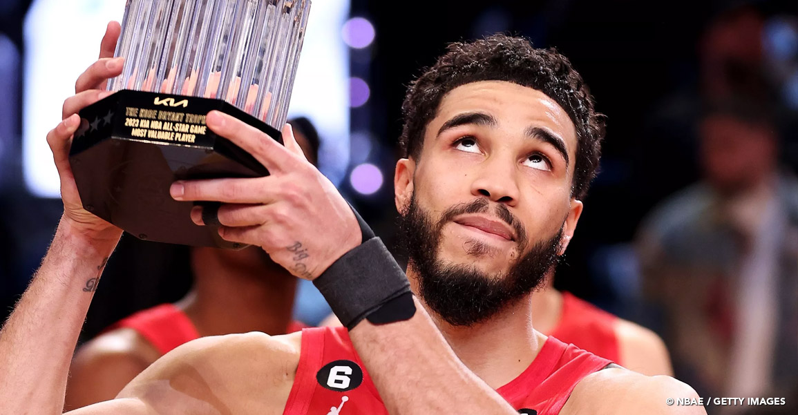Jayson Tatum, lauréat du trophée au nom de Kobe Bryant : « C’est extrêmement spécial pour moi »