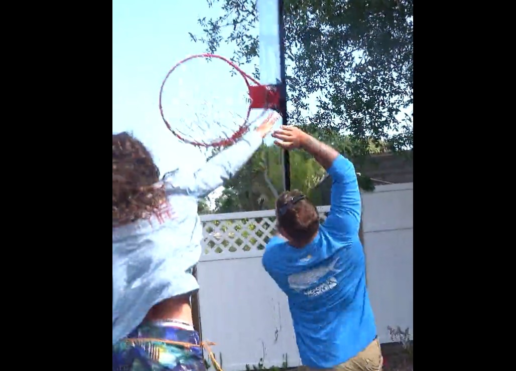 Cette variante totalement débile du basket nous a fait marrer