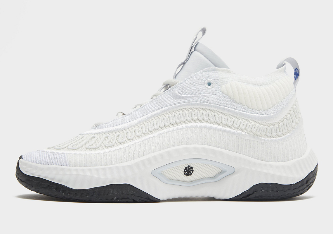 La Nike Cosmic Unity 3 se présente en Summit White