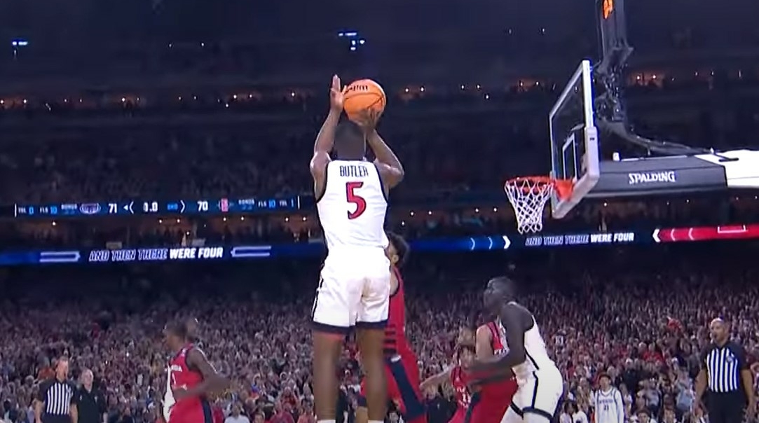 Ce buzzer beater envoie San Diego State en finale du Tournoi NCAA !
