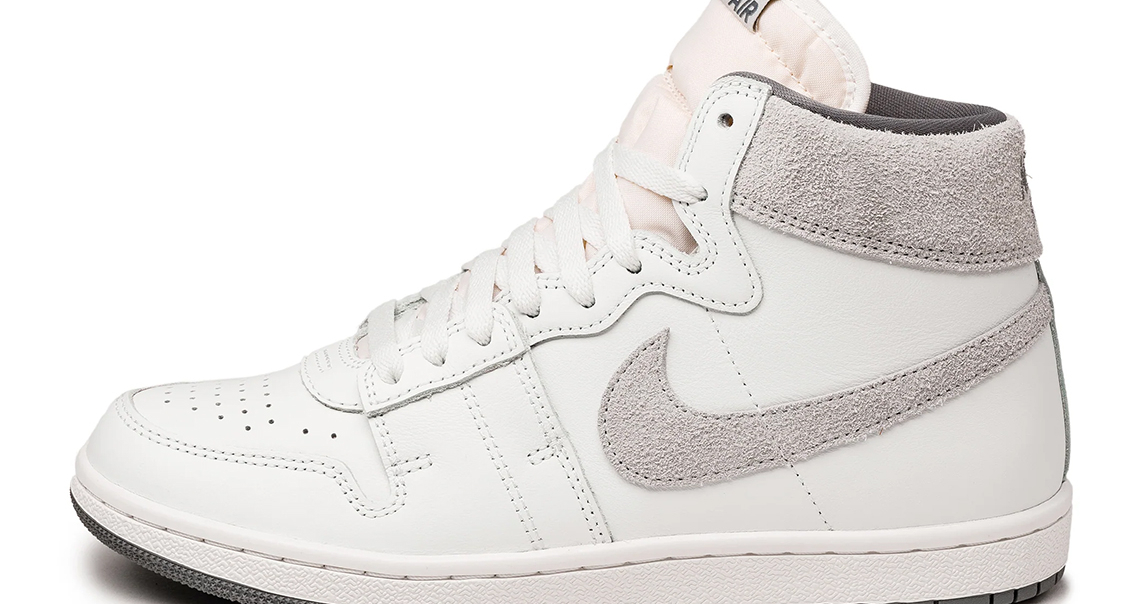 La Nike Air Ship part sur un coloris Tech Grey