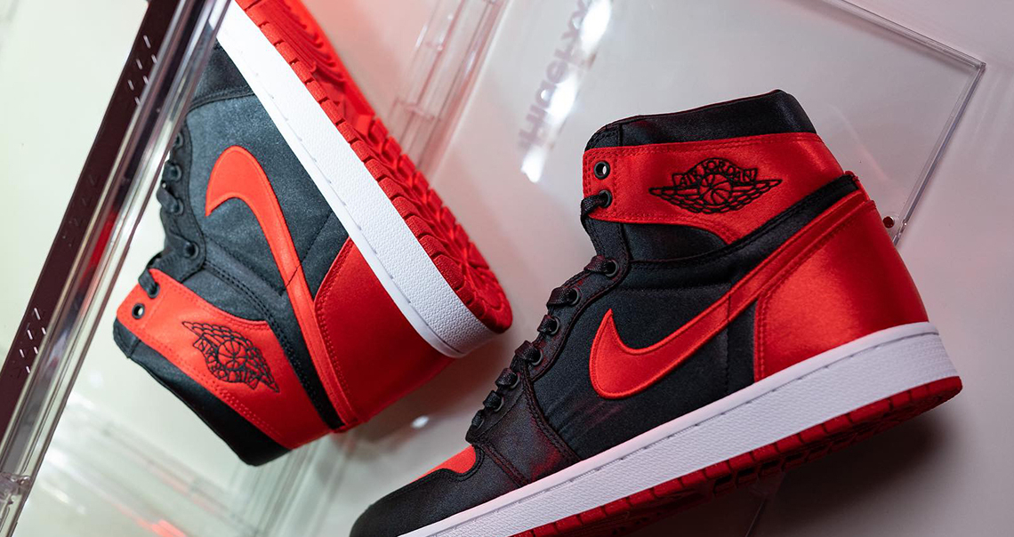 Les détails de la Air Jordan 1 Satin Bred