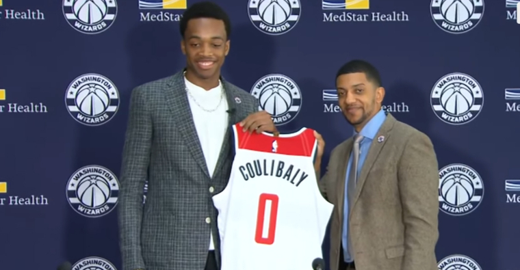 Bilal Coulibaly signe officiellement son contrat rookie aux Wizards