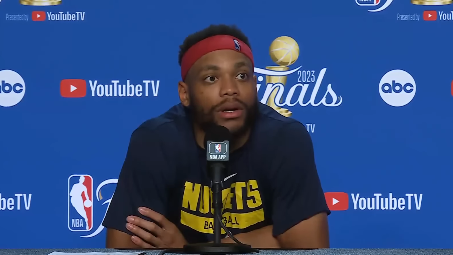 Bruce Brown pisté par les Lakers, discussions en cours