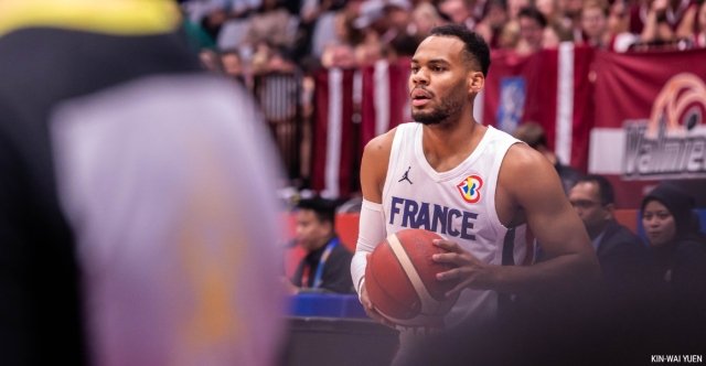 Taclé par Vincent Collet, Elie Okobo a eu un sursaut d’orgueil