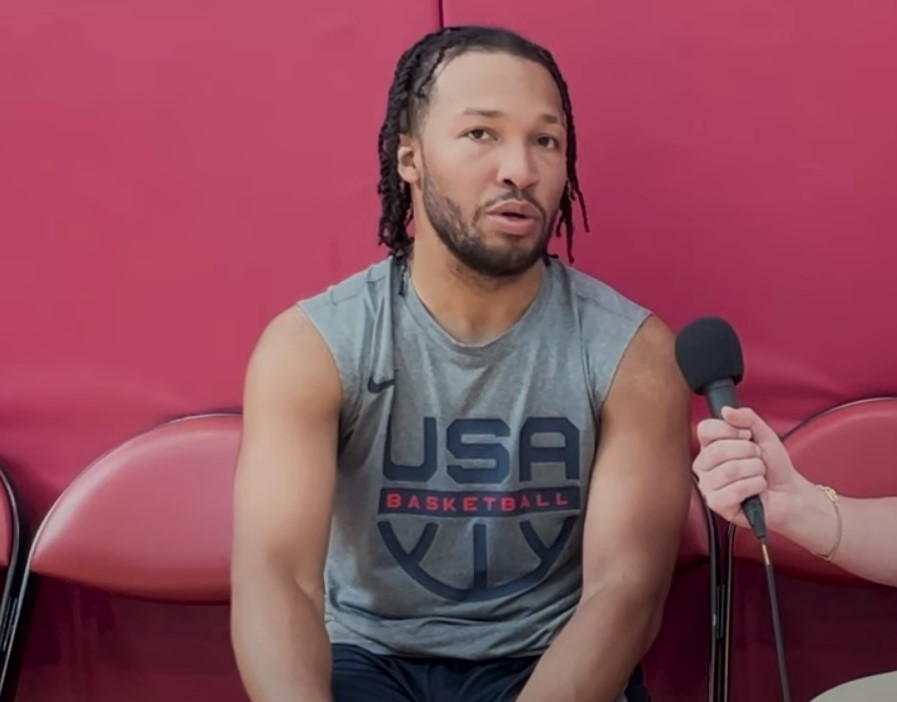 Jalen Brunson sort un perfect, Team USA s’impose en Espagne