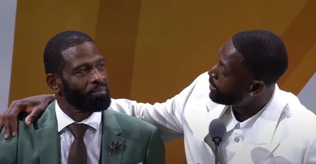 Dwyane Wade a fait monter son père sur scène pour boucler un speech émouvant