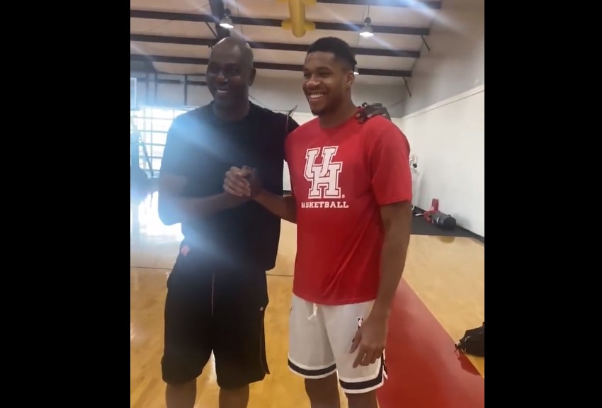 Giannis et Hakeem ont bossé ensemble : « Travailler avec lui a été un honneur »