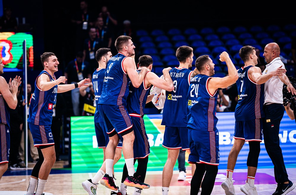 La Serbie roule sur la Lituanie et se qualifie pour les demi-finales