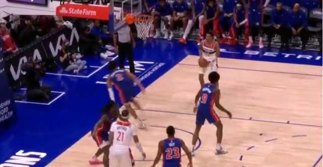 Jordan Poole lâche un énorme cross… puis un énorme fail