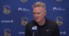 « C’est dégoûtant » : Steve Kerr s’enflamme contre l’arbitrage en NBA