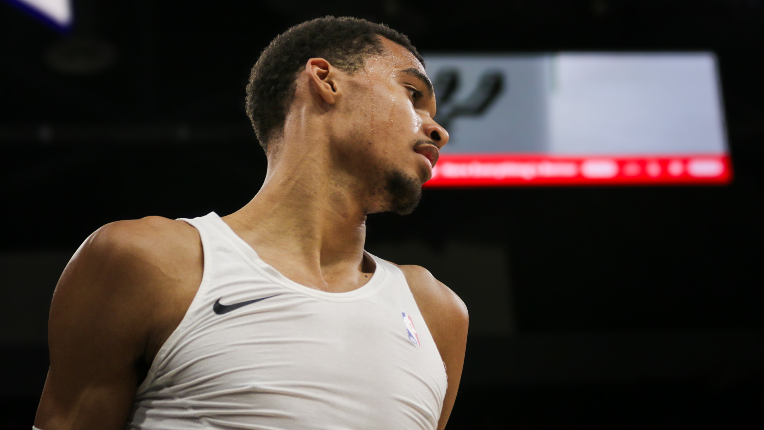 Wembanyama et les Spurs imprévisibles dans la défaite face au Magic