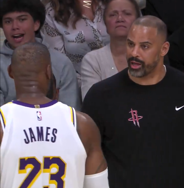 Ime Udoka expulsé, mais qu’a-t-il dit à LeBron ?