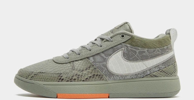 Devin Booker présente sa Nike Book 1 en mode outdoor