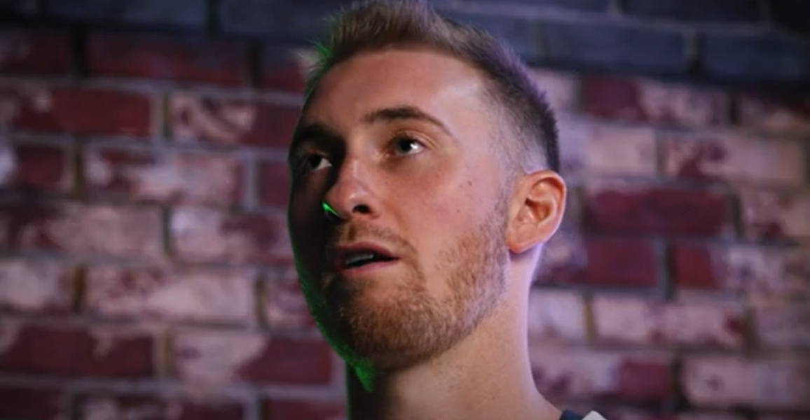 Boston met les moyens et garde son tireur d’élite