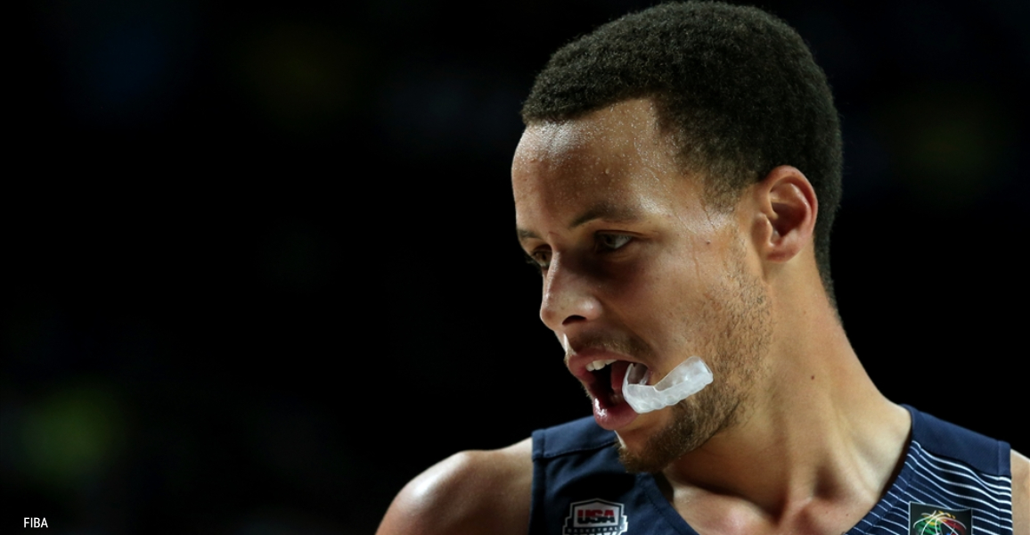 Stephen Curry se réveille, Team USA roule sur la Serbie