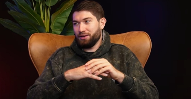 La FFBB se plante : Killian Tillie confondu avec son frère volleyeur !