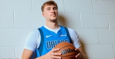 Cooper Flagg découvre la NBA… et la bonne bouffe de Dallas