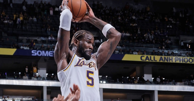 Deandre Ayton relancé par… le troll de ses coéquipiers