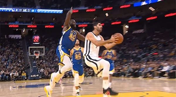 Draymond Green : faute flagrante, insultes et clowneries, un lundi soir au bureau quoi