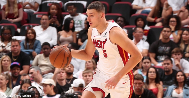 Nikola Jovic prolonge pour 4 ans et 62,4 M$