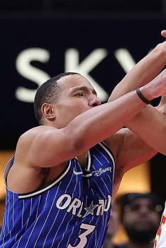 Desmond Bane balance la balle dans la tronche d’Okongwu : flagrante, technique et expulsion !