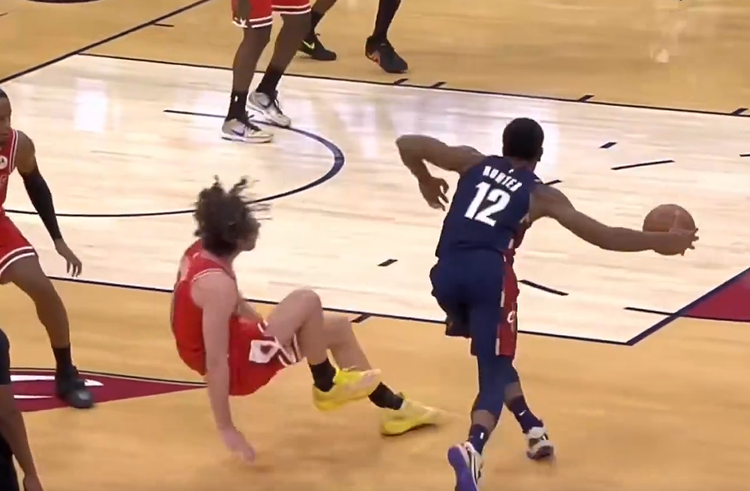 De’Andre Hunter casse les chevilles de Josh Giddey