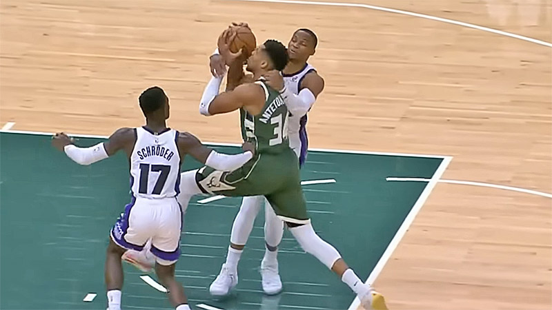 https://www.basketsession.com/statics/uploads/2025/11/Giannis-vs-Westbrook.jpg