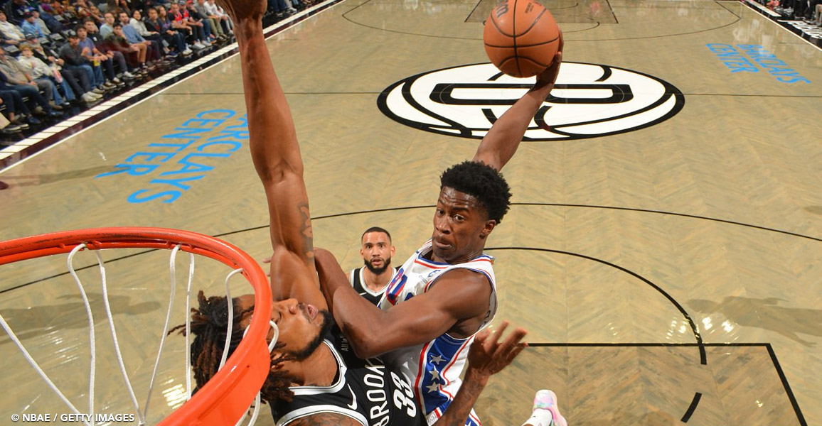 VJ Edgecombe rate le dunk de l'année… mais prévient la NBA