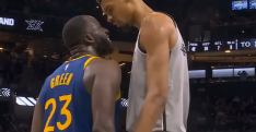 Draymond Green fait le malin avec Victor Wembanyama. La réponse ? Poster dunk, stare down et trashtalking